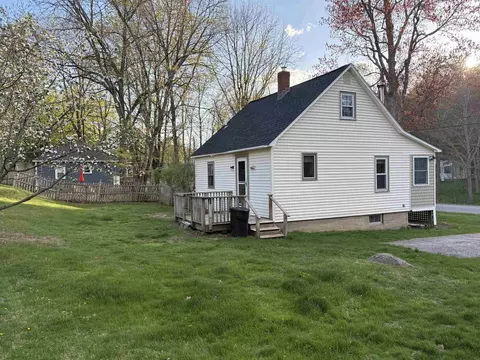 Exterior - 80 St Laurent St, Epping, NH 03042 photo 2 of 5