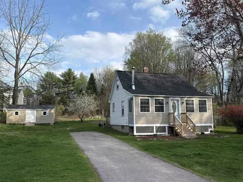 Exterior - 80 St Laurent St, Epping, NH 03042 photo 4 of 5