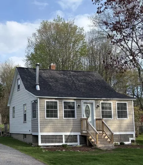 80 St Laurent St, Epping, NH 03042
