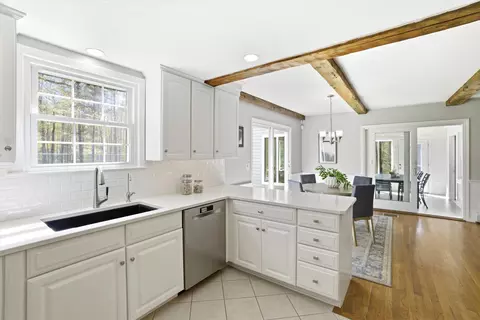 Kitchen - 3 Indian Trl, Exeter, NH 03833 photo 5 of 6
