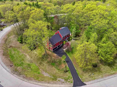29 Overlook Dr, Newfields, NH 03856