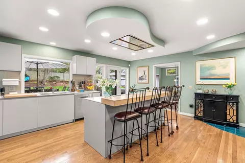 57 Greenfield St, Manchester, NH 03104