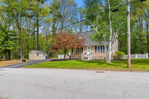 29 Hazel Ave, Nashua, NH 03062