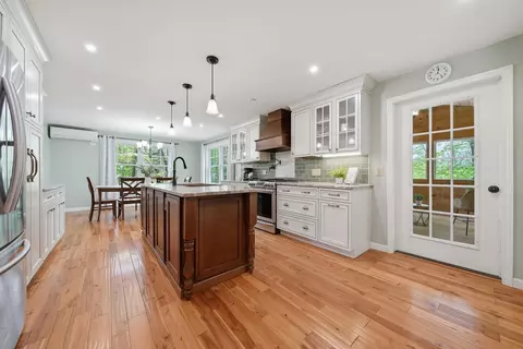4 Royal Ct, Merrimack, NH 03054