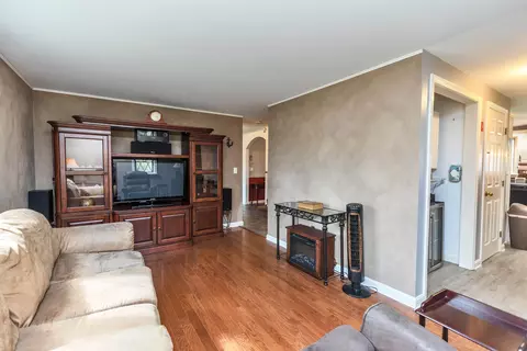 Living - 6 Nancy Ln, Hooksett, NH 03106 photo 1 of 4