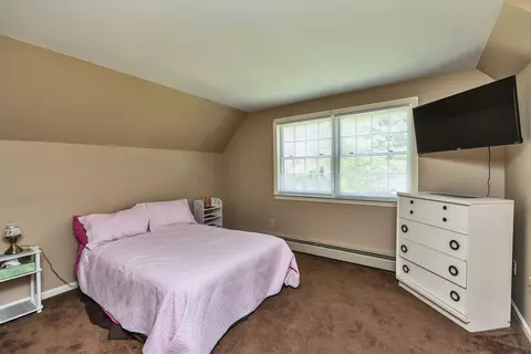 Bedroom - 6 Nancy Ln, Hooksett, NH 03106 photo 5 of 9