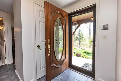 Entry Way - 6 Nancy Ln, Hooksett, NH 03106 photo 1 of 4