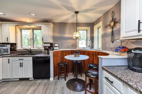 Kitchen - 6 Nancy Ln, Hooksett, NH 03106 photo 4 of 5