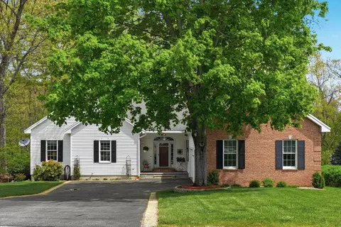 17 Village Dr, Atkinson, NH 03811