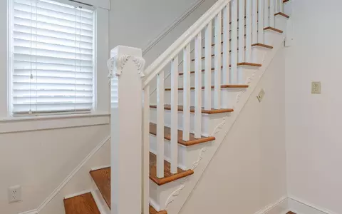 Entry Way - 47 Baker St, Keene, NH 03431 photo 3 of 6