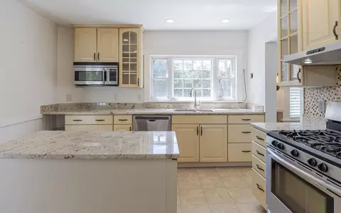 Kitchen - 47 Baker St, Keene, NH 03431 photo 5 of 6