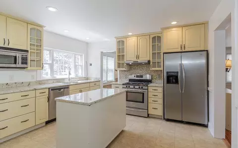 Kitchen - 47 Baker St, Keene, NH 03431 photo 2 of 6