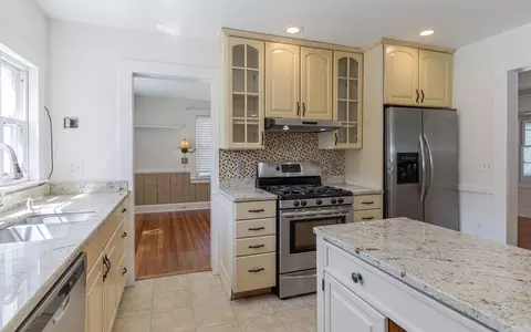 Kitchen - 47 Baker St, Keene, NH 03431 photo 4 of 6