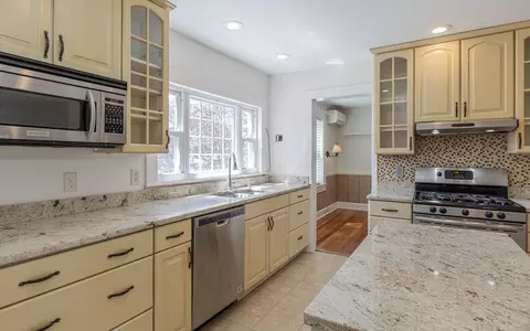 Kitchen - 47 Baker St, Keene, NH 03431 photo 3 of 6