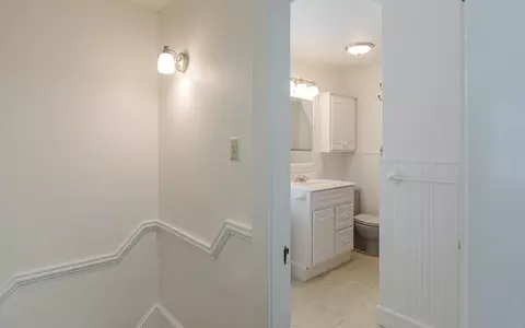 Entry Way - 47 Baker St, Keene, NH 03431 photo 4 of 6