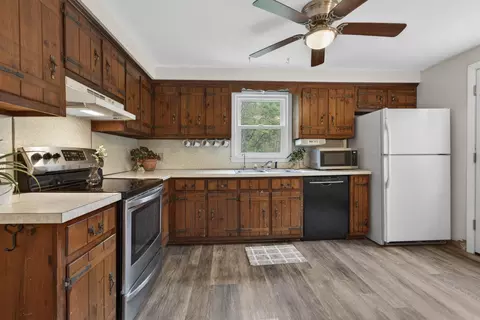 Kitchen - 172 Warner Hill Rd, Derry, NH 03038 photo 1 of 1