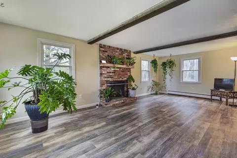 Living - 172 Warner Hill Rd, Derry, NH 03038 photo 1 of 6