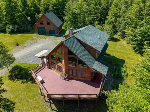 1988 Hudson Rd, Waterford, VT 05848