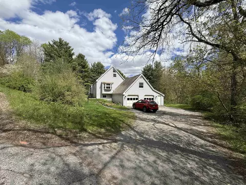 128 Roberts Hill Rd, Claremont, NH 03743