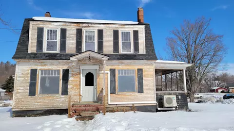 53 Beckett St, Williamstown, VT 05679