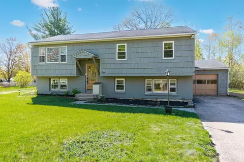 5 Cemetery Rd, Essex Junction, VT 05452