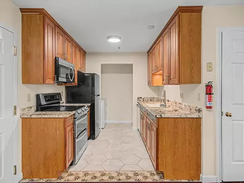 249 Hildred Dr, Burlington, VT 05401