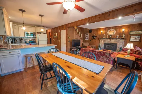 49 West Rd, Wilmington, VT 05363