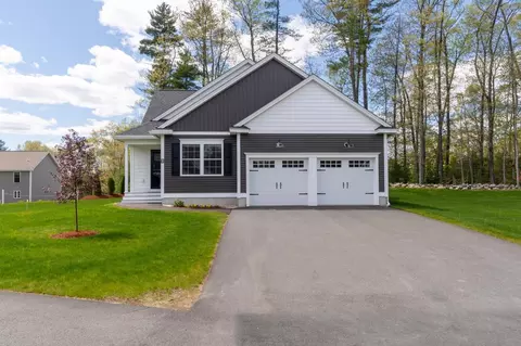 6 Anita Dr #11, Hudson, NH 03051