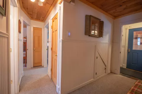 Entry Way - 48 Upper Highlands Loop, Dover, VT 05356 photo 2 of 2
