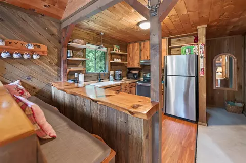 Kitchen - 48 Upper Highlands Loop, Dover, VT 05356 photo 2 of 2