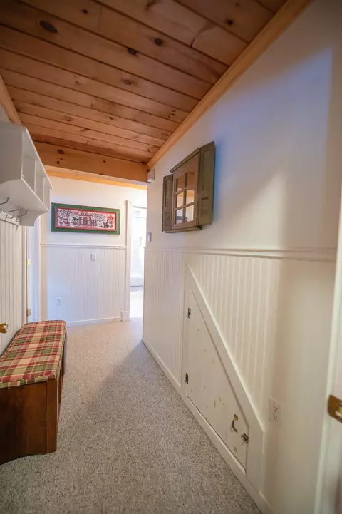 Entry Way - 48 Upper Highlands Loop, Dover, VT 05356 photo 1 of 2