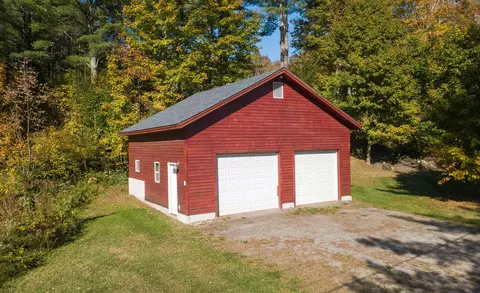 3 Cross Rd, Cabot, VT 05647
