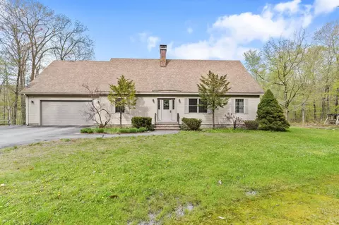 10 Avon Shores Rd, Moultonborough, NH 03254