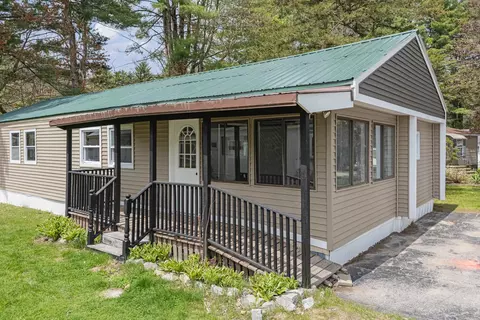 8 Dart St, Hooksett, NH 03106 photo 2