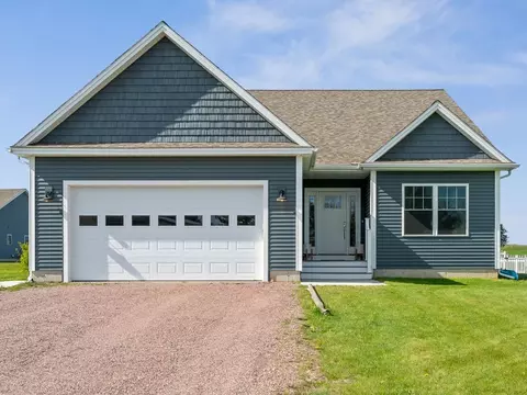 Exterior - 49 Hill Rd, South Hero, VT 05486 photo 2 of 4