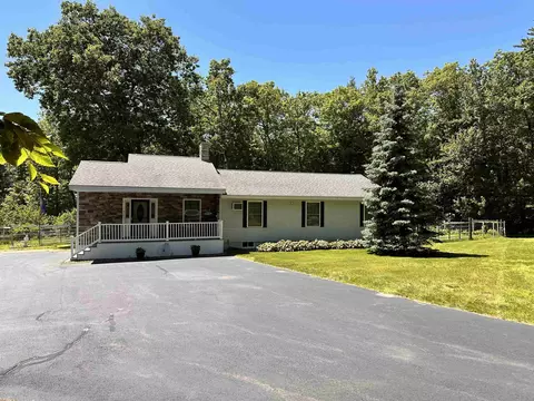 378 Silver St, Middleton, NH 03887