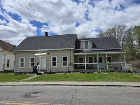 38 Summer St, Newport, NH 03773