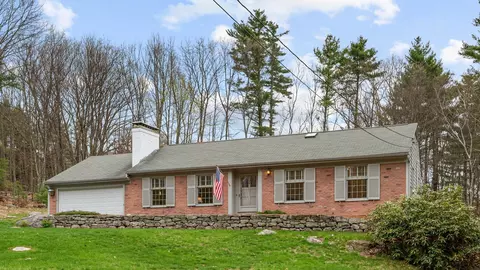 7 Pine Dr, Bedford, NH 03110