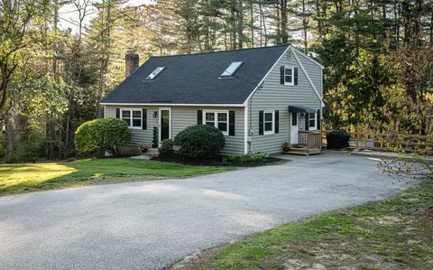 20 Alvirne Dr, Hudson, NH 03051