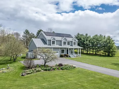 29 Maeck Farm Rd, Shelburne, VT 05482