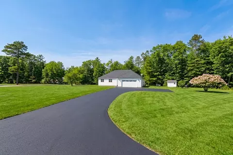 37 Rosy Ln, Campton, NH 03223