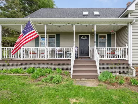 688 Maple Hill Rd, Plainfield, VT 05667