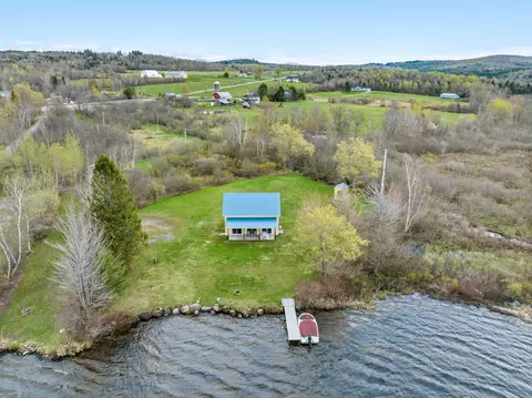 904 Camp Rd, Elmore, VT 05661