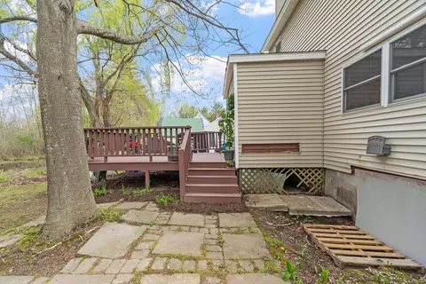 Exterior - 71 Linden St, Exeter, NH 03833 photo 6 of 11
