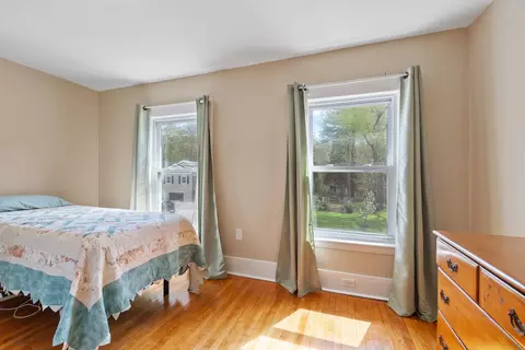 Bedroom - 71 Linden St, Exeter, NH 03833 photo 5 of 7