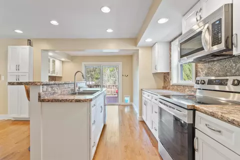 Kitchen - 71 Linden St, Exeter, NH 03833 photo 2 of 4
