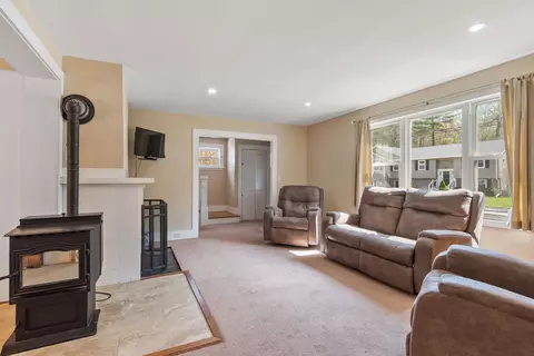 Living - 71 Linden St, Exeter, NH 03833 photo 1 of 1