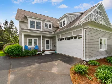 226 Fairway Dr, South Burlington, VT 05403