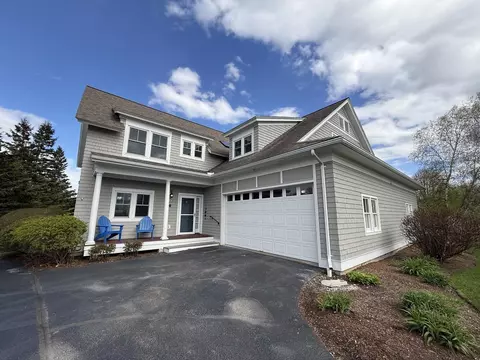 226 Fairway Dr, South Burlington, VT 05403