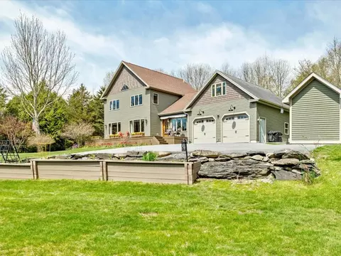 16 Sugarbush Rd, Milton, VT 05468